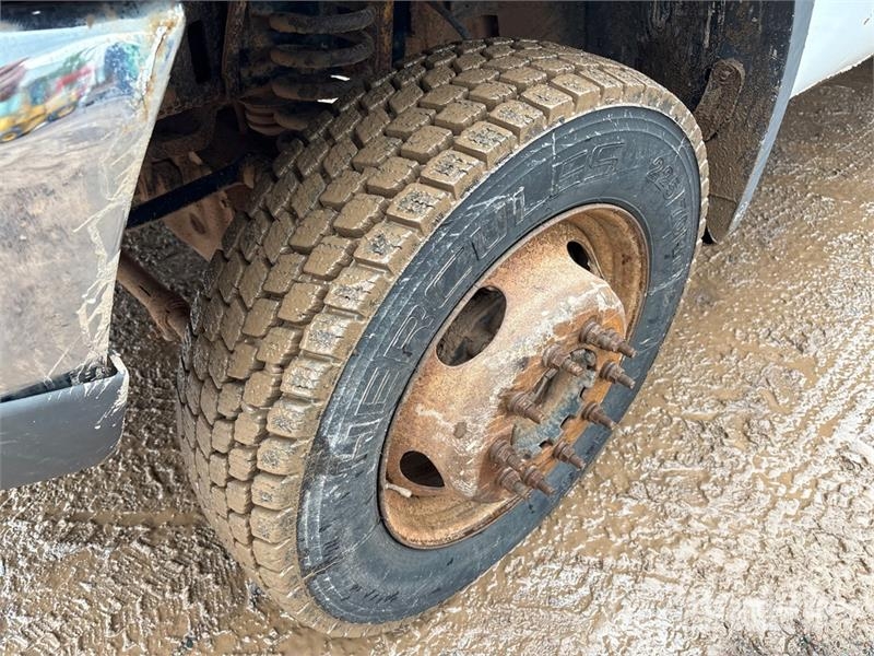 Ford F-550 XL Lastbil med lad/Flatbed