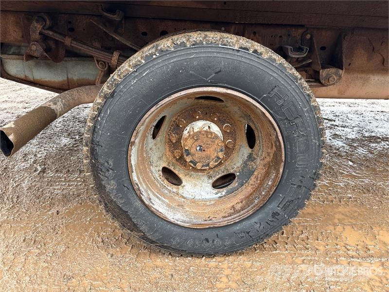 Ford F-550 XL Lastbil med lad/Flatbed