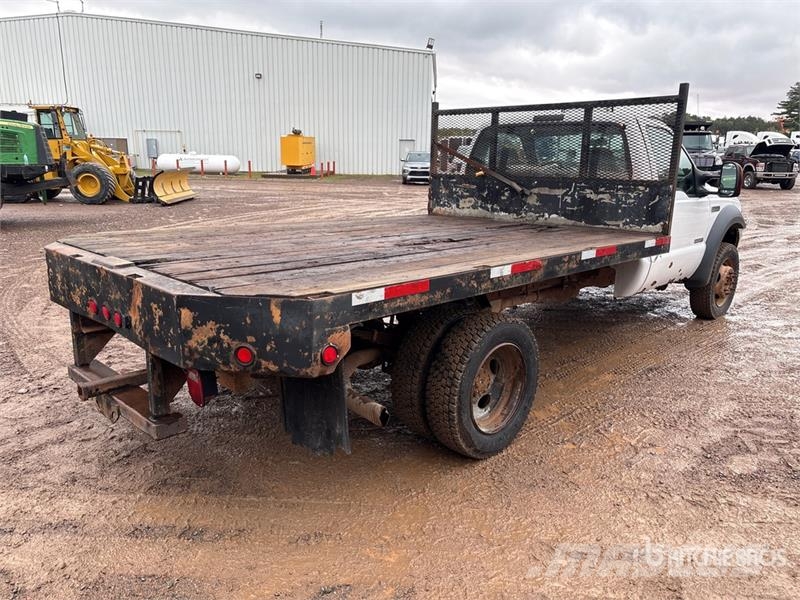 Ford F-550 XL Lastbil med lad/Flatbed