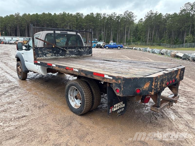 Ford F-550 XL Lastbil med lad/Flatbed