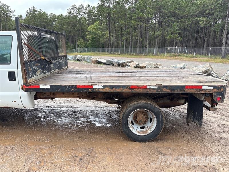 Ford F-550 XL Lastbil med lad/Flatbed