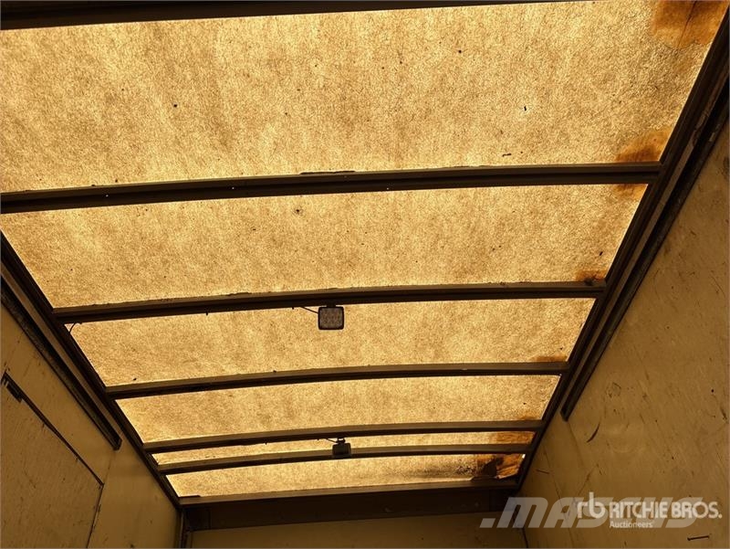 Ford F-550 XL 4x2 Van Truck Sanduk kamioni