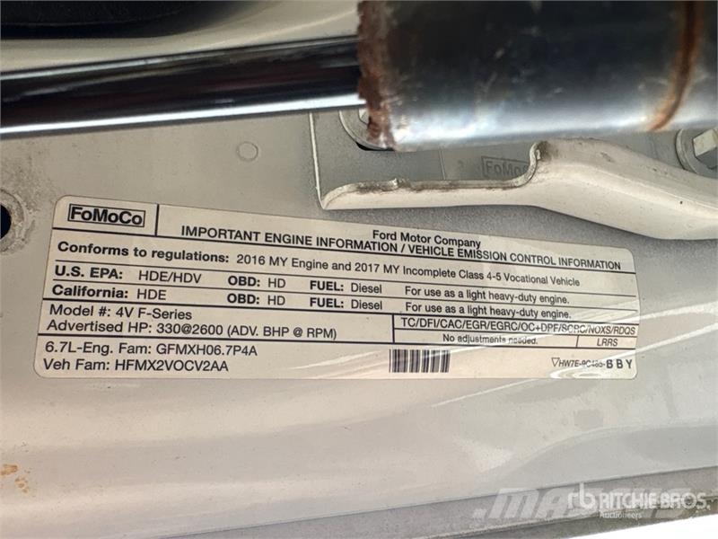 Ford F-550 XL 4x2 Van Truck (Inoperable) Sanduk kamioni