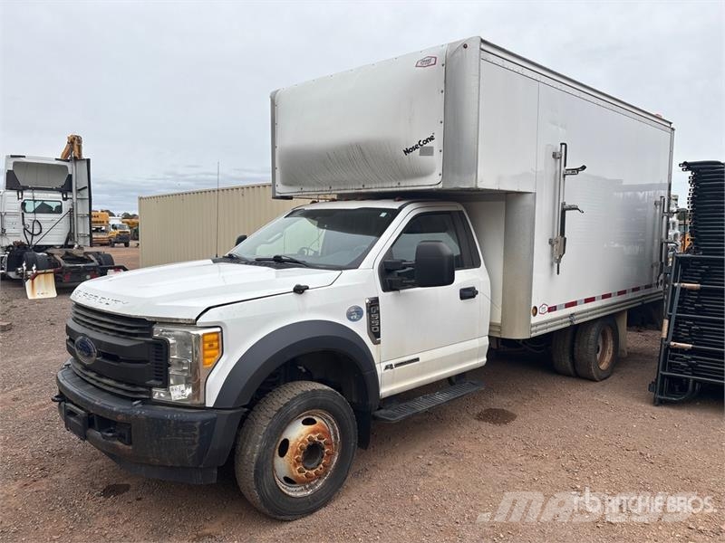 Ford F-550 XL 4x2 Van Truck (Inoperable) Sanduk kamioni