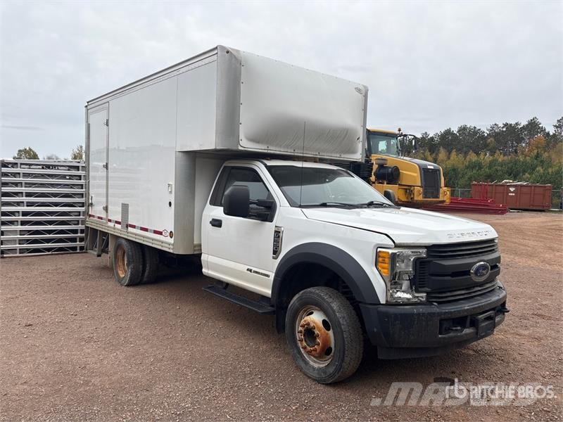 Ford F-550 XL 4x2 Van Truck (Inoperable) Sanduk kamioni