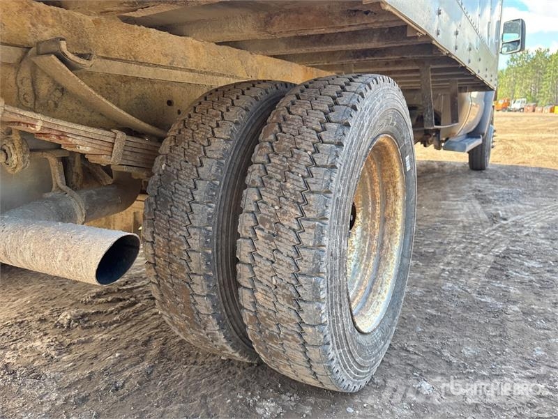 Ford F-550 XL 4x2 Van Truck Sanduk kamioni
