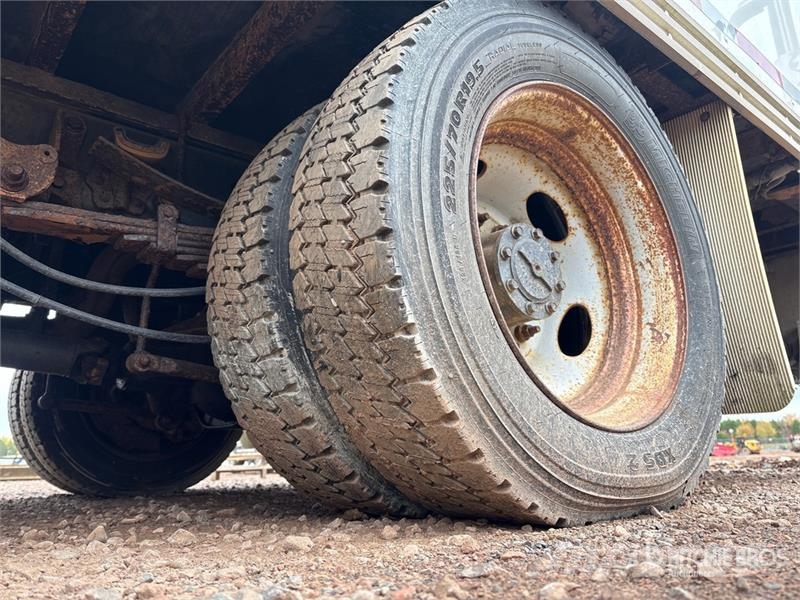 Ford F-550 XL 4x2 Van Truck (Inoperable) Sanduk kamioni