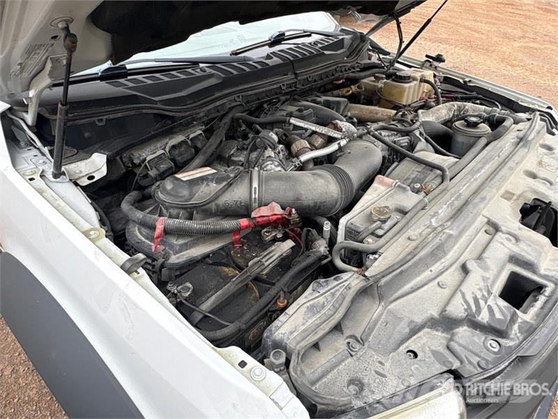 Ford F-550 XL 4x2 Van Truck (Inoperable) Sanduk kamioni