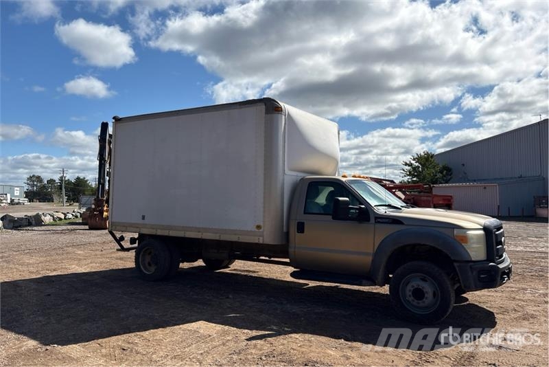 Ford F-550 XL 4x2 Van Truck Sanduk kamioni
