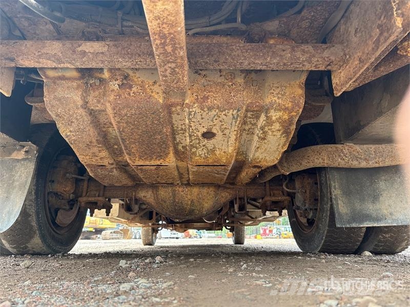 Ford F-550 XL 4x4 Crew Cab Service Truck Tienhoitoautot