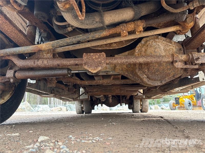 Ford F-550 XL 4x4 Crew Cab Service Truck Tienhoitoautot