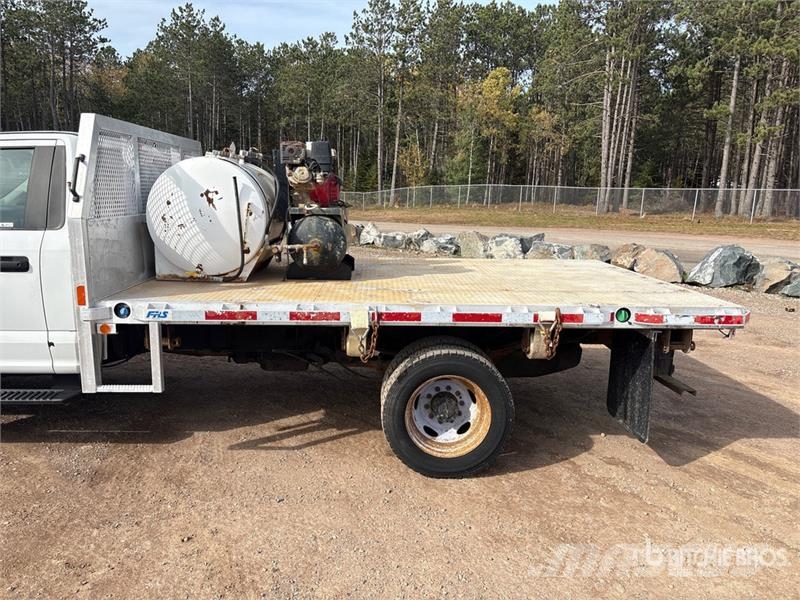 Ford F-550 XL 4x4 Flatbed Truck Flatbed / Dropside trucks