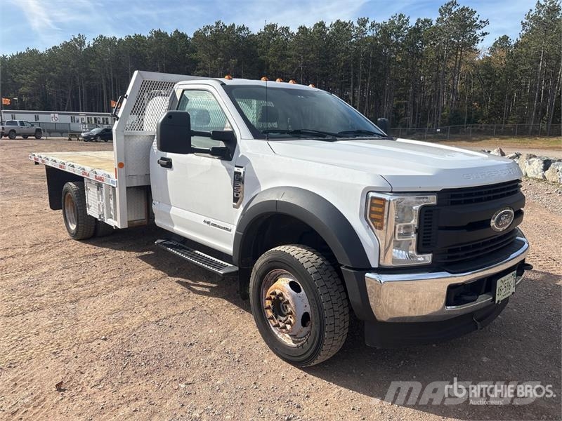 Ford F-550 XL 4x4 Flatbed Truck Flatbed / Dropside trucks