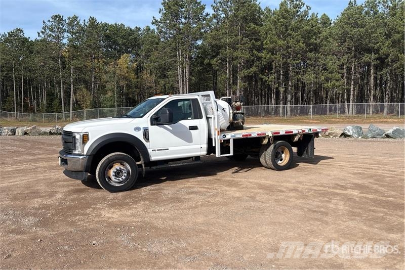 Ford F-550 XL 4x4 Flatbed Truck Flatbed / Dropside trucks