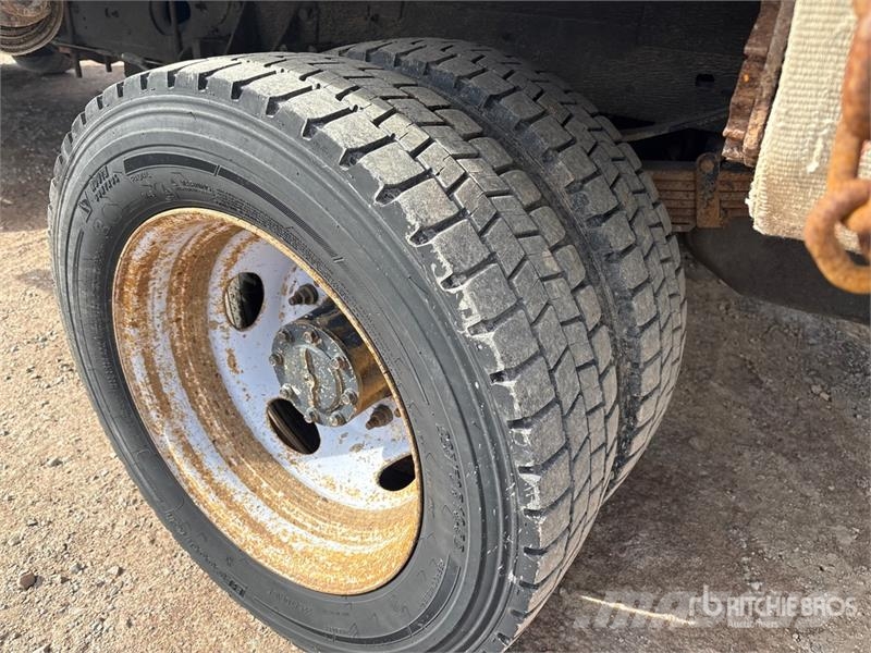 Ford F-550 XL 4x4 Flatbed Truck Flatbed / Dropside trucks
