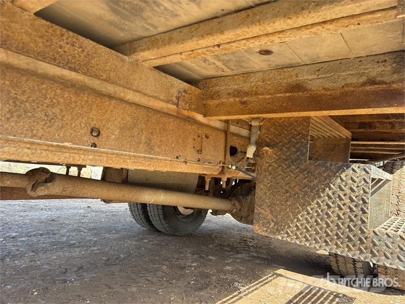 Ford F-550 XL 4x4 Van Truck Skriňová nadstavba