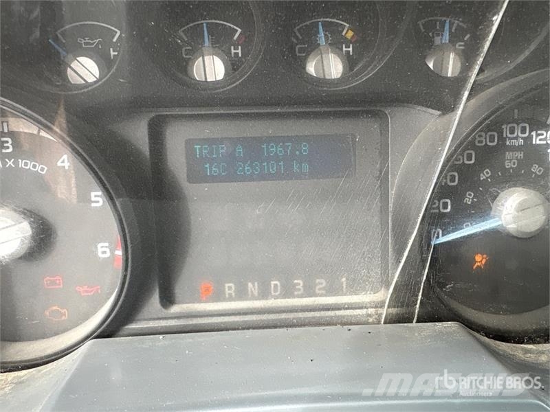 Ford F-550 XL 4x4 Van Truck Fast kasse