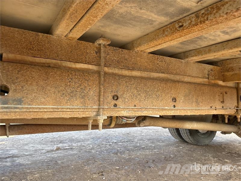 Ford F-550 XL 4x4 Van Truck Skriňová nadstavba