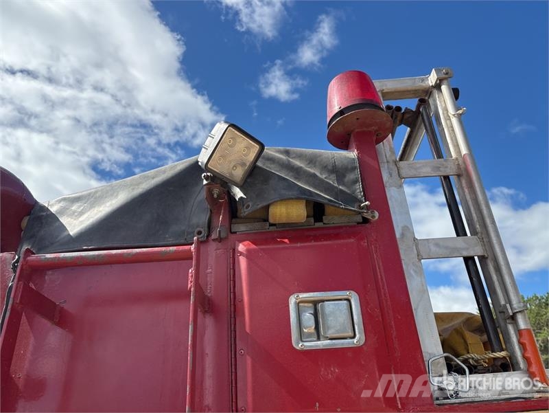 Ford F-700 4x4 Fire Truck Fire trucks