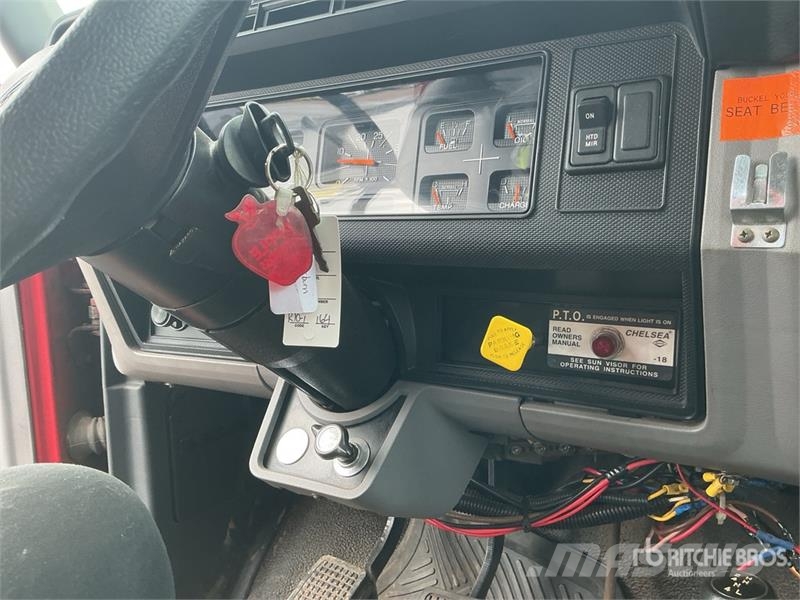 Ford F-700 4x4 Fire Truck Paloautot