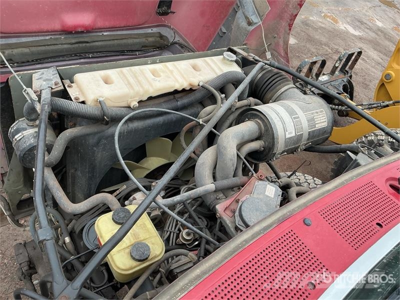 Ford F-700 4x4 Fire Truck Paloautot
