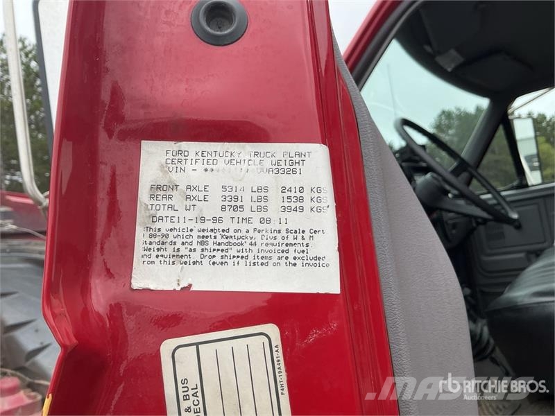 Ford F-700 4x4 Fire Truck Paloautot