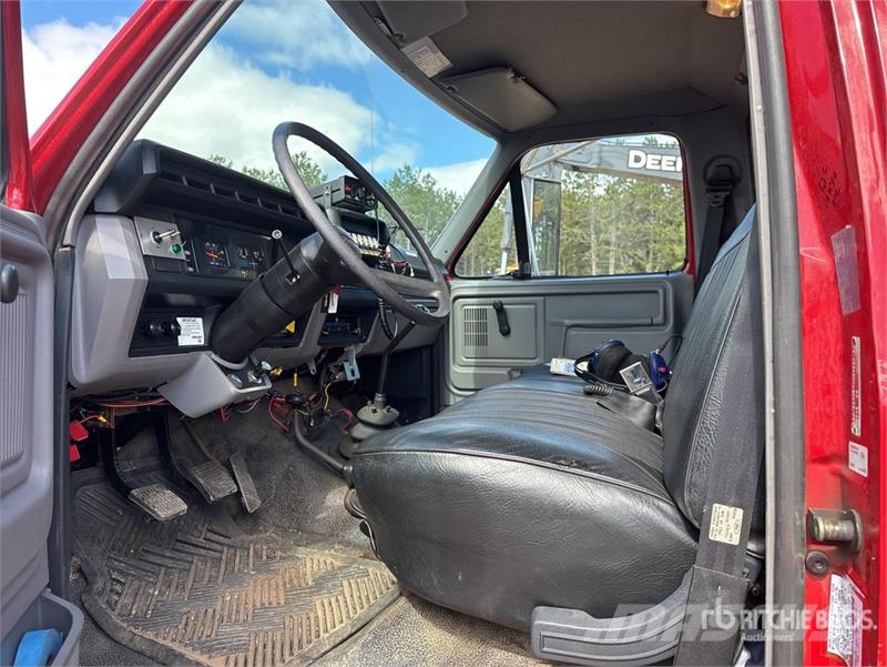 Ford F-700 4x4 Fire Truck Fire trucks