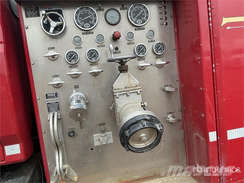 Ford F-700 4x4 Fire Truck Paloautot