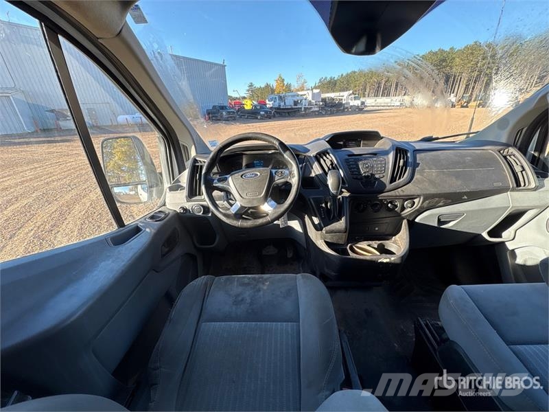 Ford Transit 150 Cargo Van Panel vanlar