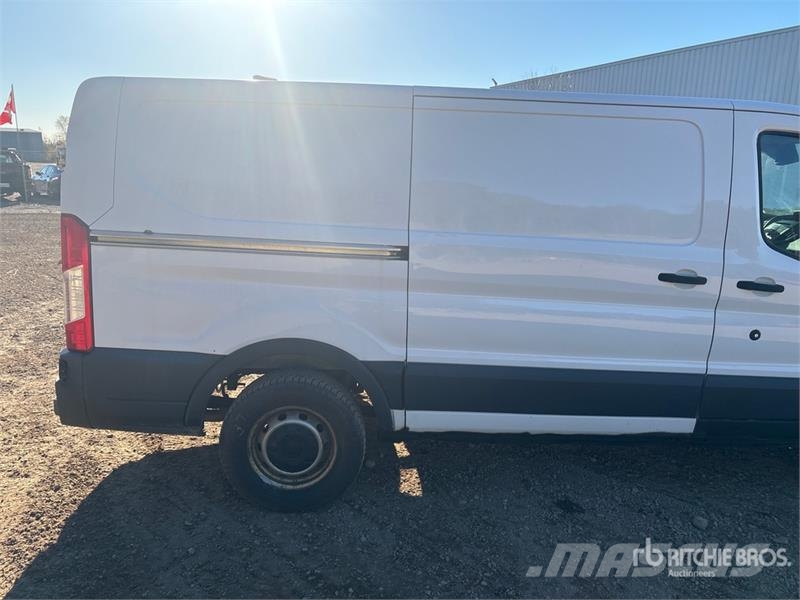 Ford Transit 150 Cargo Van Panel vanlar
