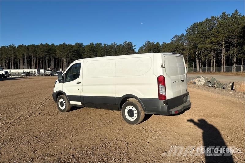 Ford Transit 150 Cargo Van Panel vanlar
