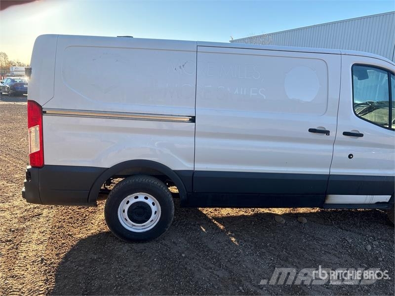 Ford Transit 150 Cargo Van Panel vanlar