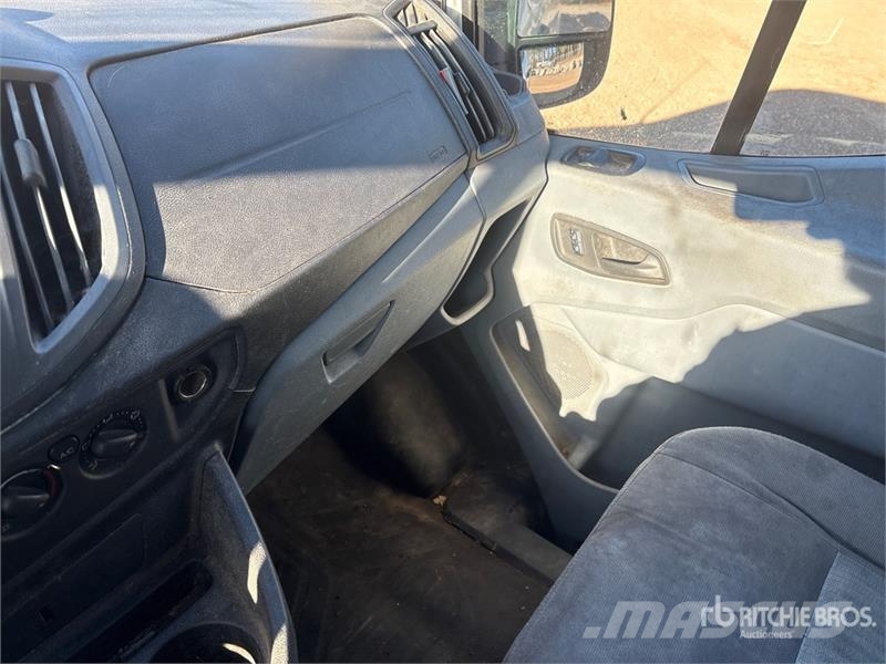 Ford Transit 150 Cargo Van Panel vanlar
