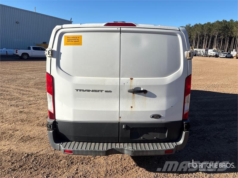 Ford Transit 150 Cargo Van Panel vanlar