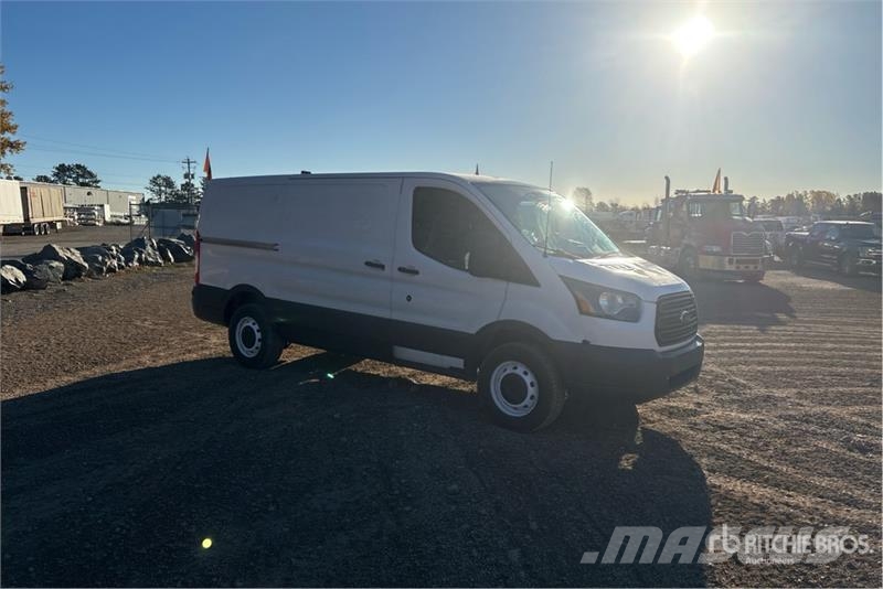 Ford Transit 150 Cargo Van Panel vanlar