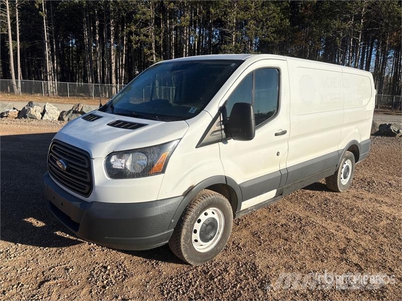 Ford Transit 150 Cargo Van Panel vanlar