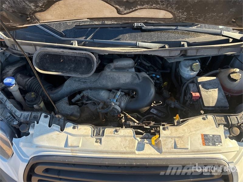 Ford Transit 150 Cargo Van Panel vanlar