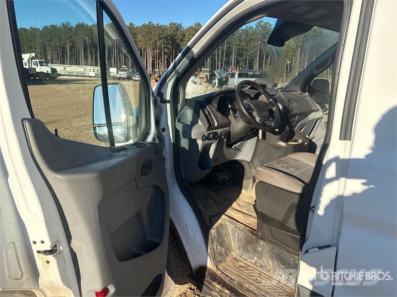 Ford Transit 150 Cargo Van Panel vanlar