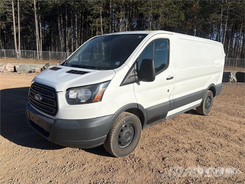 Ford Transit 150 Cargo Van Panel vanlar