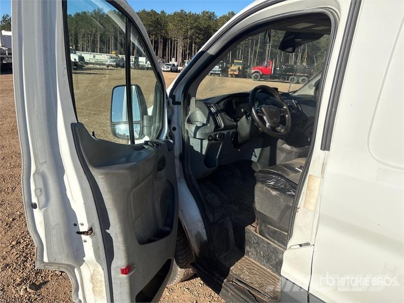Ford Transit 150 Cargo Van Panel vanlar