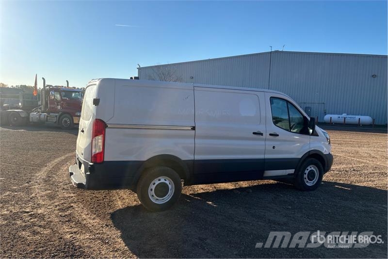 Ford Transit 150 Cargo Van Panel vanlar