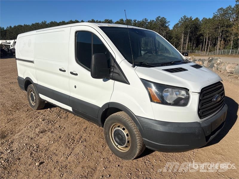 Ford Transit 150 Cargo Van Ванове за доставки