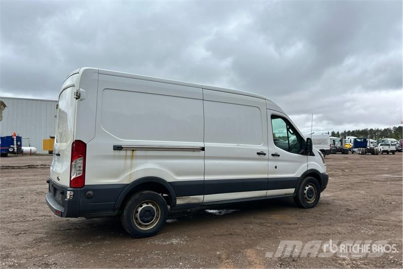 Ford Transit 250 Cargo Van Kaubikud