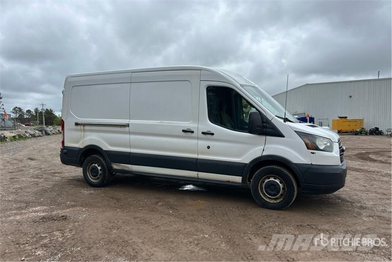 Ford Transit 250 Cargo Van Kaubikud