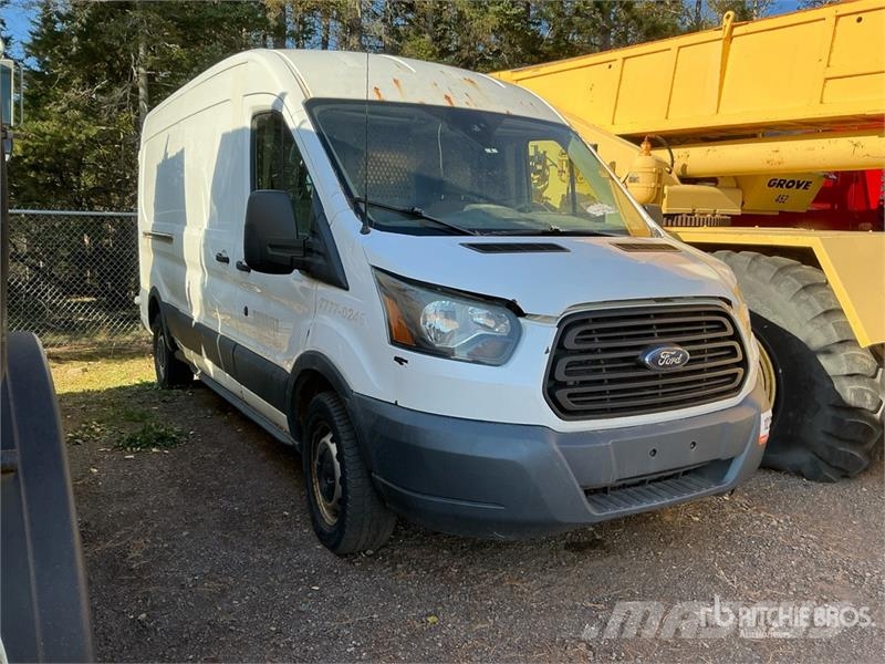 Ford Transit 250 Cargo Van (Inoperable) Kaubikud