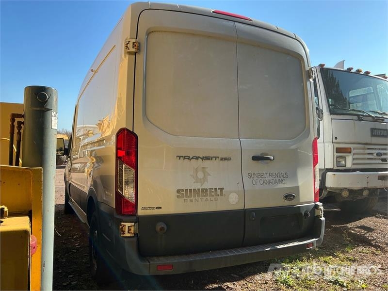Ford Transit 250 Cargo Van (Inoperable) Kaubikud