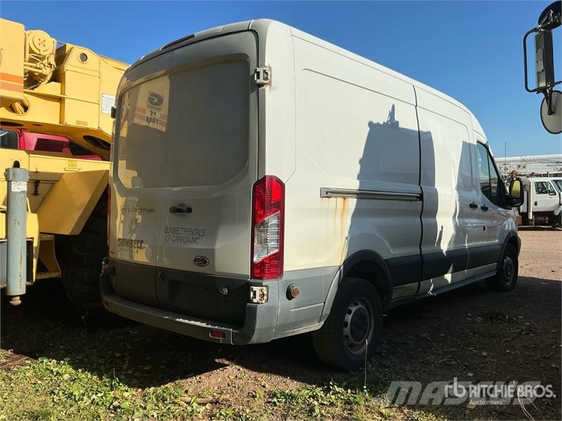 Ford Transit 250 Cargo Van (Inoperable) Kaubikud