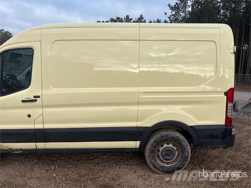 Ford Transit 250 Cargo Van Dodávky
