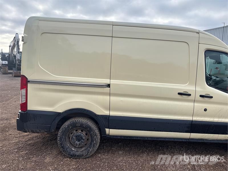 Ford Transit 250 Cargo Van Dodávky
