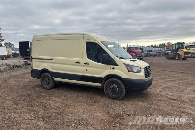 Ford Transit 250 Cargo Van Dodávky